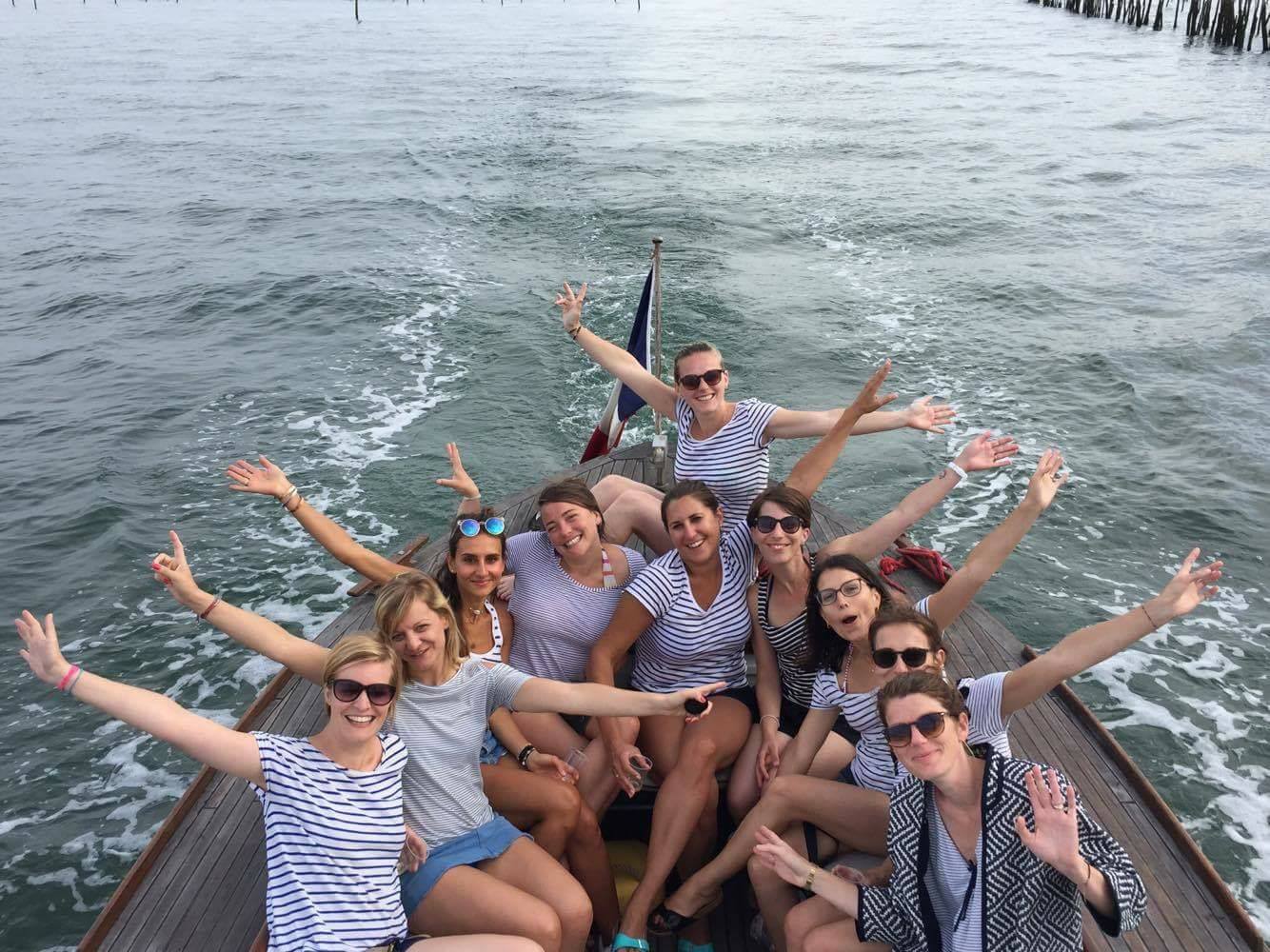 Enterrement de vie de jeune fille, de jeune garçon Enterrement de vie de jeune fille, de jeune garçon